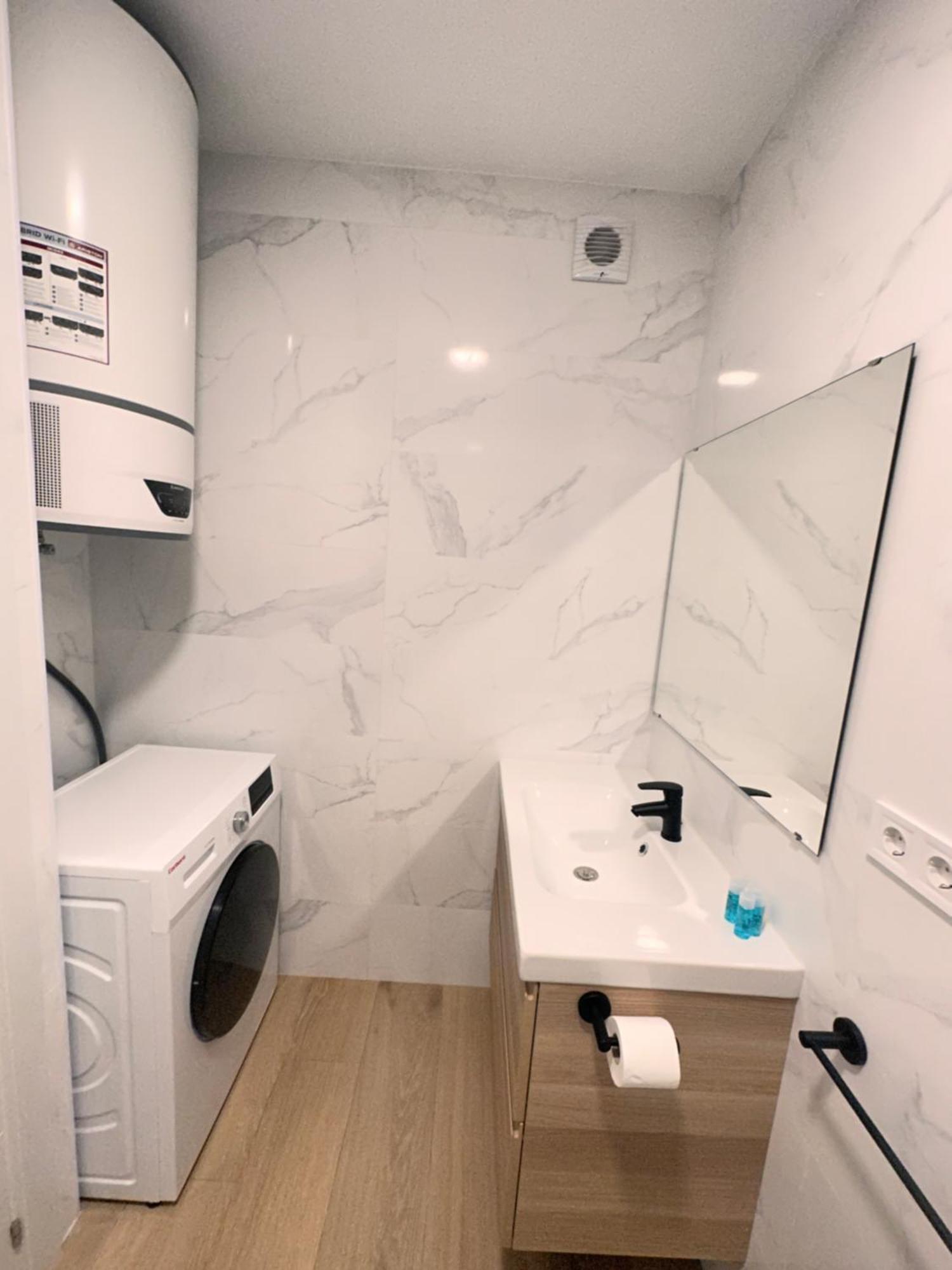 Artes Y Oficios Apartaments Ab 瓦伦西亚 外观 照片